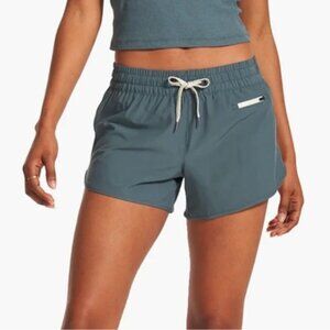 Vuori Clementine Shorts 2.0 Gray/Green Lined Yoga Gym Run Shorts in Size Small